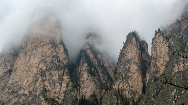 Marvel at the majestic peaks and sweeping panoramas from Val Vallunga, where the mountains create a striking and picturesque landscape.