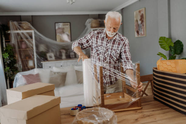 istock Moving to a new home 2163843177