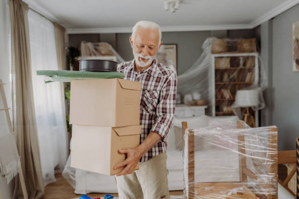 istock Moving to a new home 2163843189