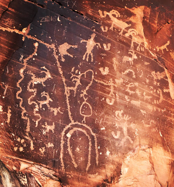 Pectoglyph Rabbit 1,900+ Native American Petroglyphs Stock Photos, Pictures & Royalty ...