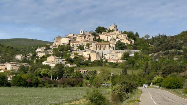 istock IMG_5992 Simiane la Rotonde 2164022315