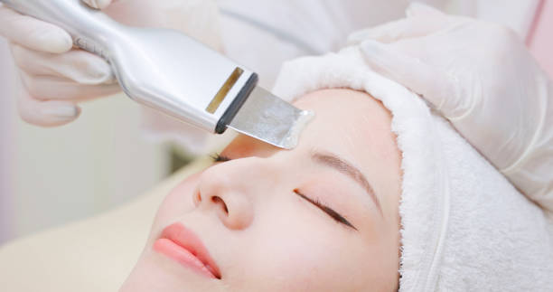 istock asian beautician use beauty tool 2164072046