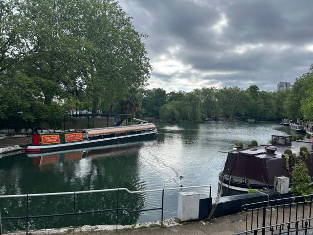 istock Grand Union Canal 2164084914