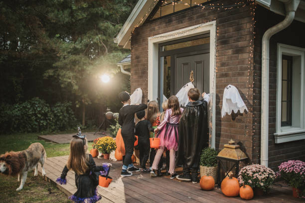 istock Halloween party at home 2164264706