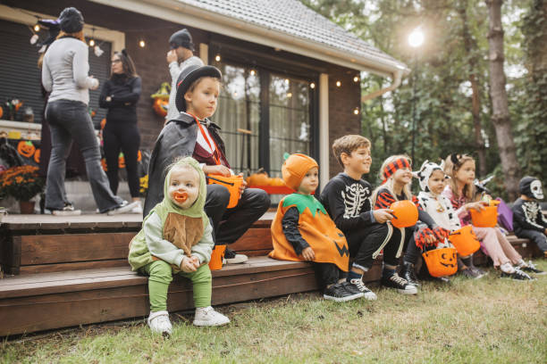 istock Halloween party at home 2164264726