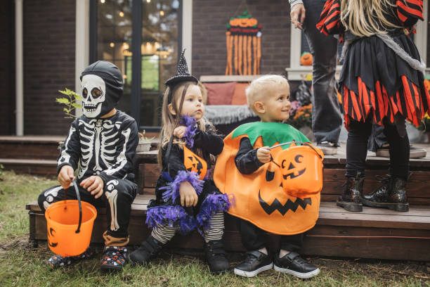 istock Halloween party at home 2164264740