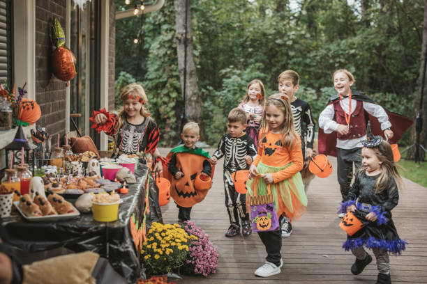 istock Halloween party at home 2164264781