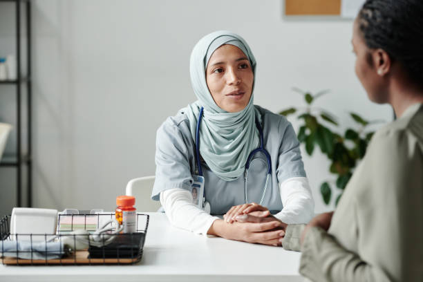 istock Doctor supporting pregnant patient 2164367793