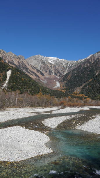 istock kamikochi in autumn 2164605925