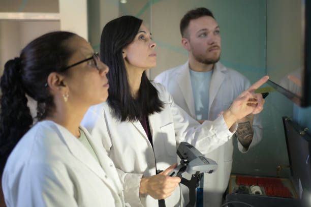 istock Professionals discussing medical examinations 2164675116
