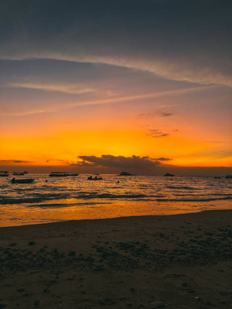 amazing sunset in nusa lembonghan