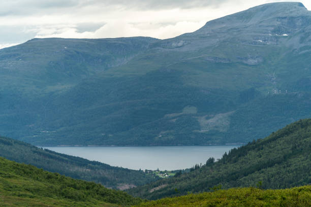 trail between Andalsnes and Vengedalen valley