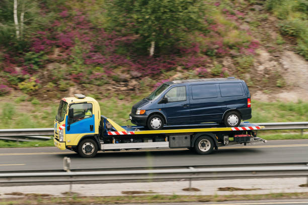 istock Van on a towtruck 2164827026