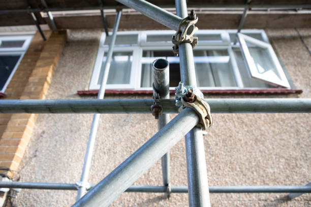 istock Scaffolding on a semi-detached house 2164929565