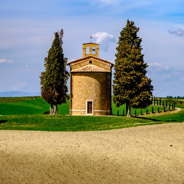 istock Madonna di Vitaleta 2164997671