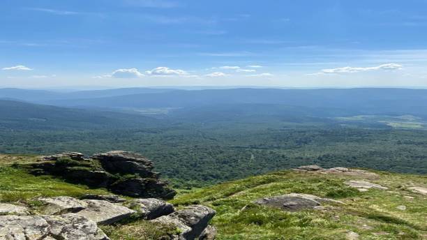 istock View of a mountain 2165127905