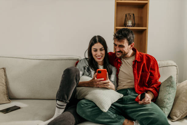 istock Looking social media together 2165184761