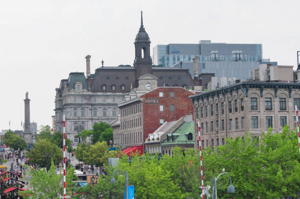 place jacques cartier and buildings in montreal canada Historic buildings lining place Jacques Cartier in the montreal port area of canada in Quebec. place jacques cartier stock pictures, royalty-free photos & images
