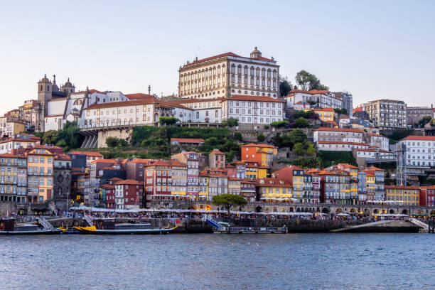 istock Afternoon light at waterfront of Vila Nova de Gaia 2165275337