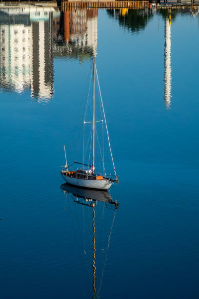 Sailing with spinnaker