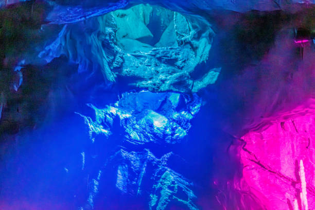 Extensive system of 150 large & small caves with unique formations & limited light. It is a part of the UNESCO Reserve of Halong Bay.