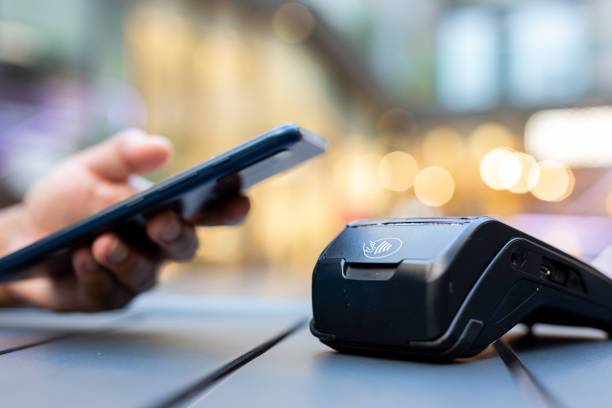 istock Revolutionizing Cafeteria Payments: Mobile and Contactless Options 2165596329