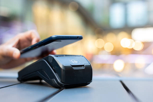 istock Mobile and Contactless Payment Solutions in Cafeterias 2165596334