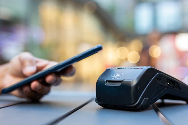 istock Revolutionizing Cafeteria Payments: Mobile and Contactless Options 2165596335