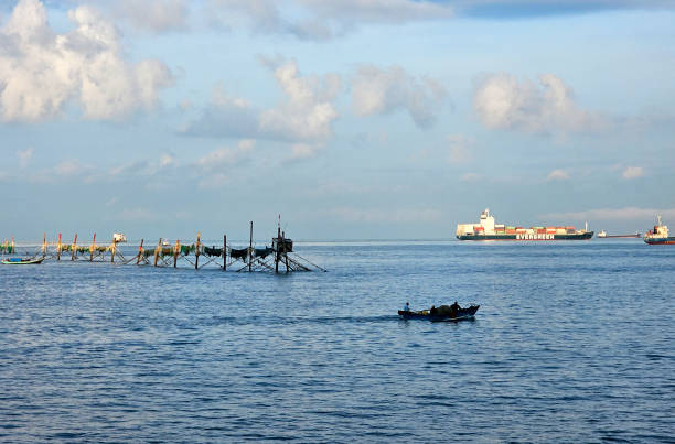 vung tau beach, a beach with many fun beach activities that attract domestic and foreign tourists - vũng tàu hình ảnh sẵn có, bức ảnh & hình ảnh trả phí bản quyền một lần
