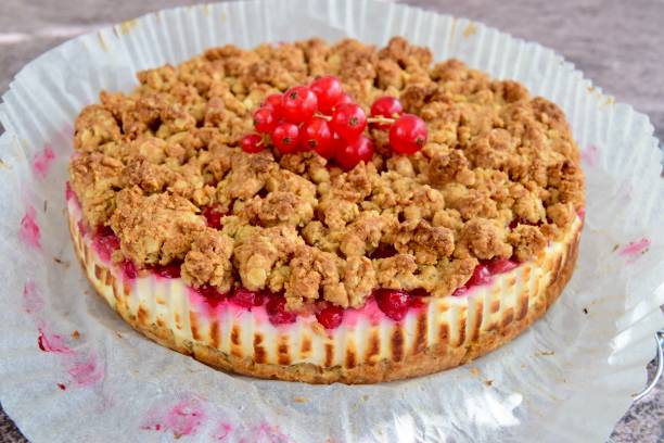 istock Homemade red currant cheesecake crumble 2165810701
