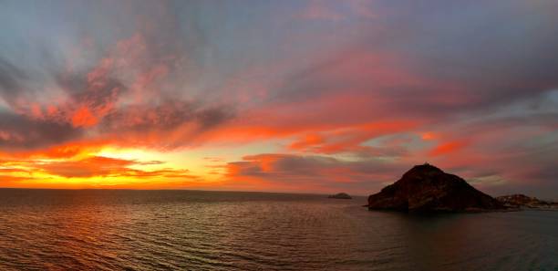 istock Panoramic view of vibrant sunset in Pacific Ocean 2165889646