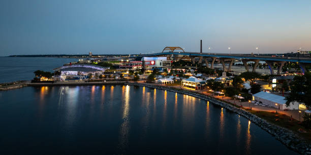 istock Milwaukee lakefront at dawn 2165916448
