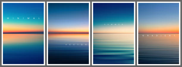 ilustraciones, imágenes clip art, dibujos animados e iconos de stock de conjunto de pósters degradados de verano en estilo minimalista. hermoso horizonte de playa oceánica con amanecer o atardecer. diseño moderno con fondo ambiental suave y borroso para banner, folleto o portada de libro - belleza de la naturaleza
