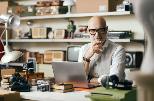 istock Business owner selling vintage objects online 2166033311