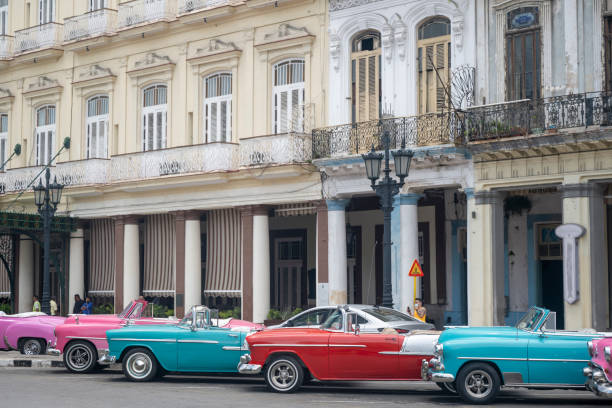 istock Old town Havana with old convertibles 2166058399