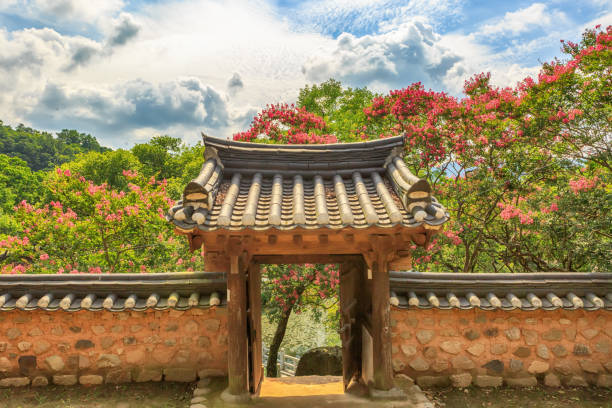 Summer scenery of Mujinjeong, Haman-gun, Gyeongsangnam-do, where red crab flowers bloom