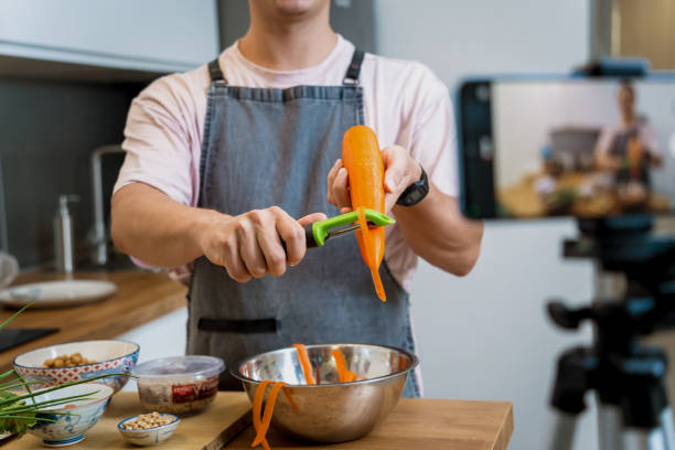 The chef is broadcasting live from workshop how to prepare a vegetarian massaman curry