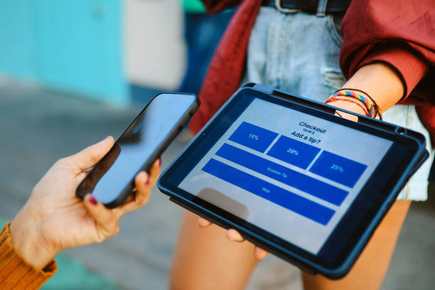adding tip via digital tablet payment app in LA, Calilfornia