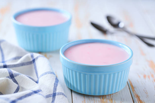 Beautiful cherry blossom-flavoured desserts – panna cotta with jelly on the top