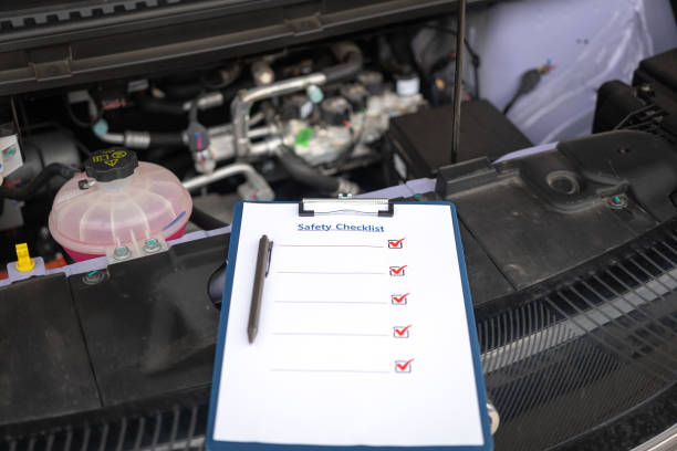 istock Vehicle service safety checklist form. 2166554245