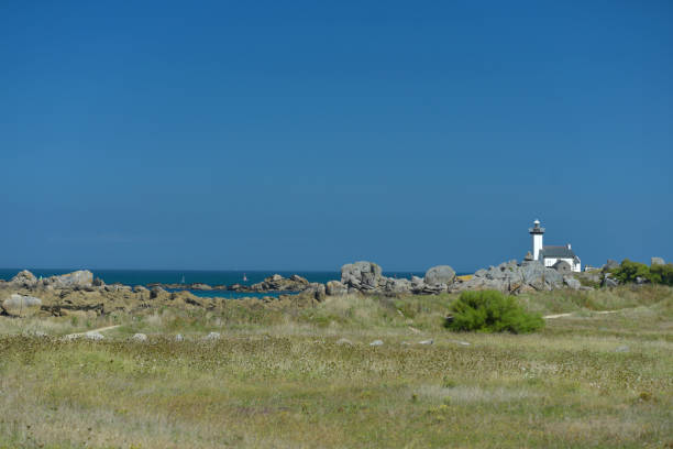 istock Vue sur le phare de Pontusval 2166563371