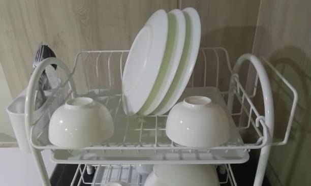 istock A set of plates and bowls that can be used 2166591920