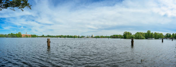 Parorama from 9 pictures - Location: Friedrich-Arnheim-Promenade, Hakenfelde - environmental specs: nature in the city - leisure activities: 20 Grüne Hauptwege, 20 Green Walks, Havelseenweg, Havel Lakes Walk
