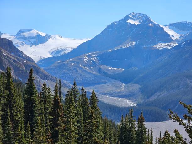 istock Pryto Lake 2166760152