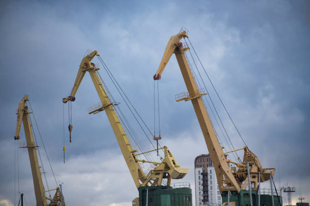 Large cranes for heavy weights - port of Antwerp