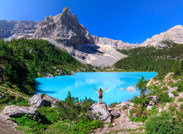 istock Sorapiss lake 2166900369