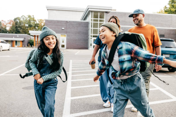 istock Paced Learning: Discussing School Topics on the Walk 2166935137
