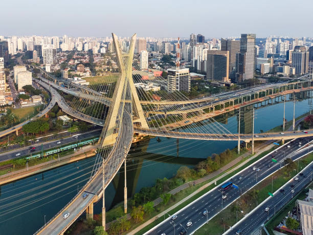 istock Marginal Pinheiros and the famous cable-stayed bridge. 2167219205