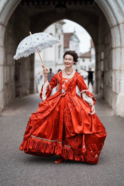 People dressed up like in Baroque times.