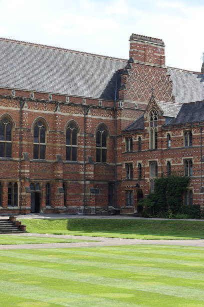 istock Inside an Oxford College quadrangle 2167452291